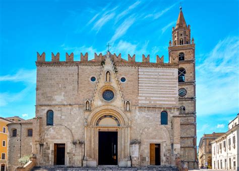 incintri teramo|Teramo, the city at the foot of the Gran Sasso